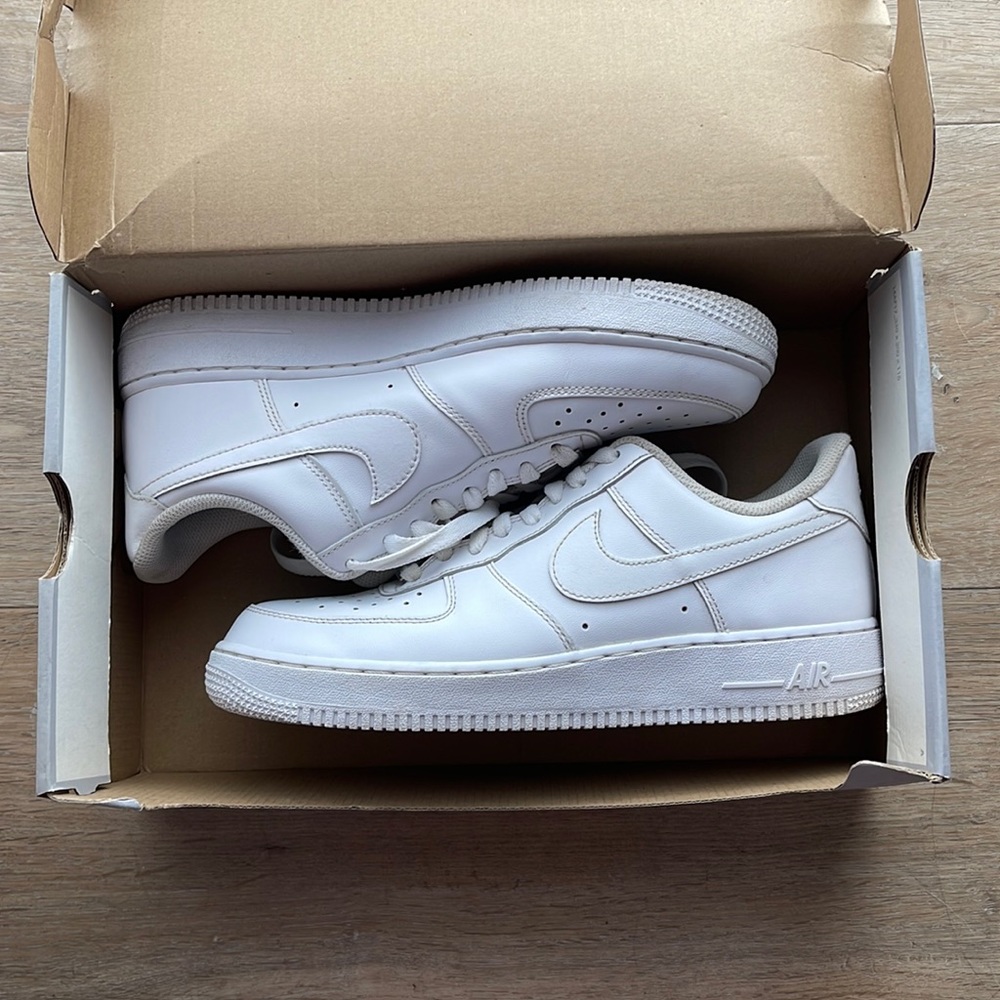 White Nike Air Force 1 size 8.5 US
